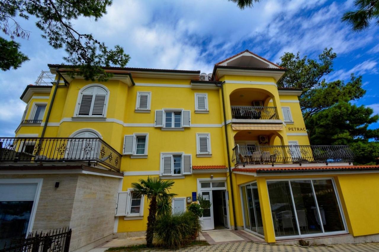 Apartment 10 In Villa Petrac Banjol Exterior foto
